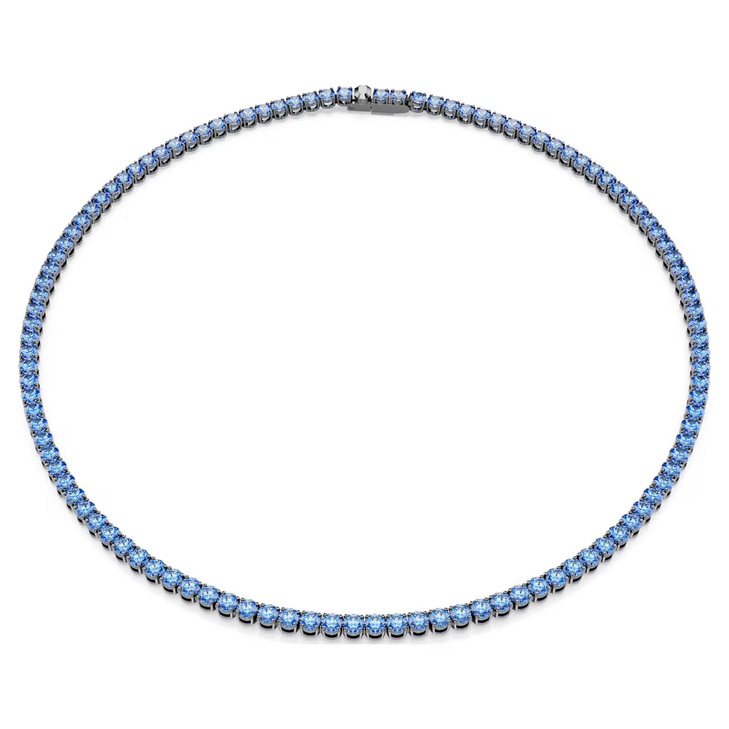 Collier homme type tennis en argent avec pierres brillantes en zirconium porté autour du cou, style moderne et élégant